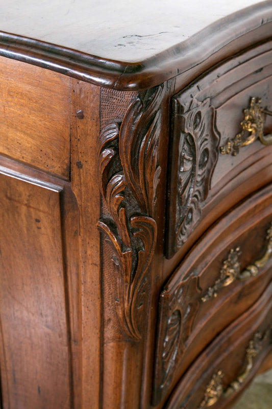 Exceptional 18th Century Regence Period Lyonnaise Commode Galbé 