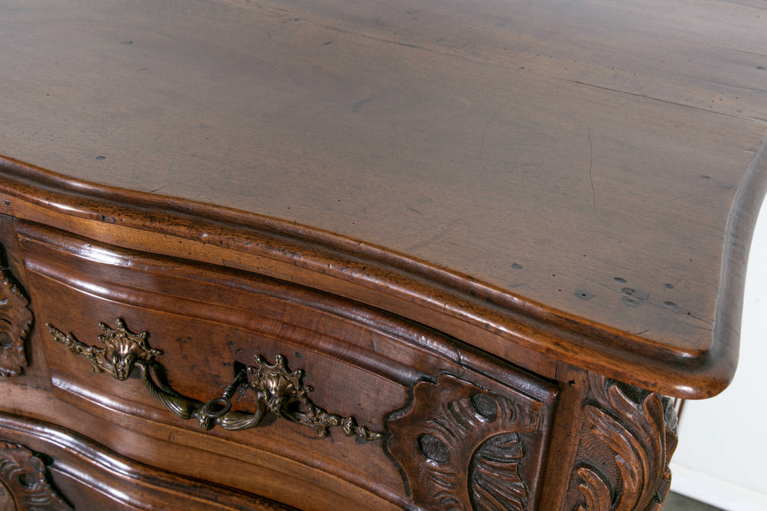 Exceptional 18th Century Regence Period Lyonnaise Commode Galbé 