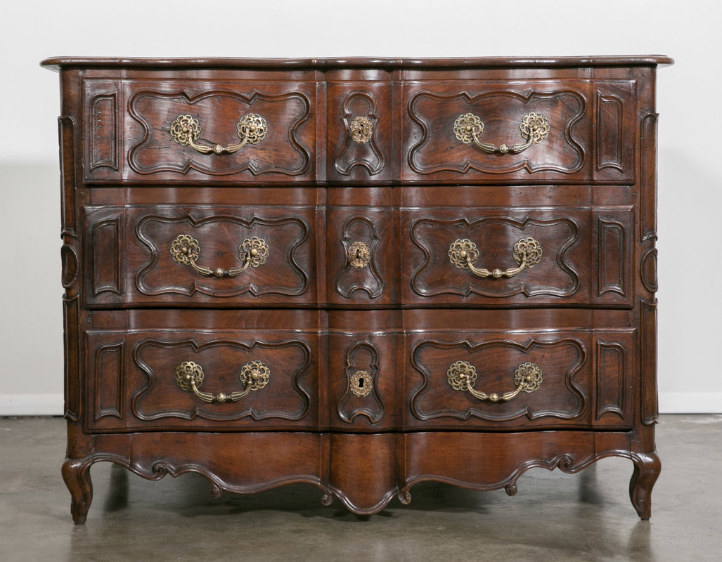 18th Century French Louis XV Period Lyonnaise Commode en Arbelete 