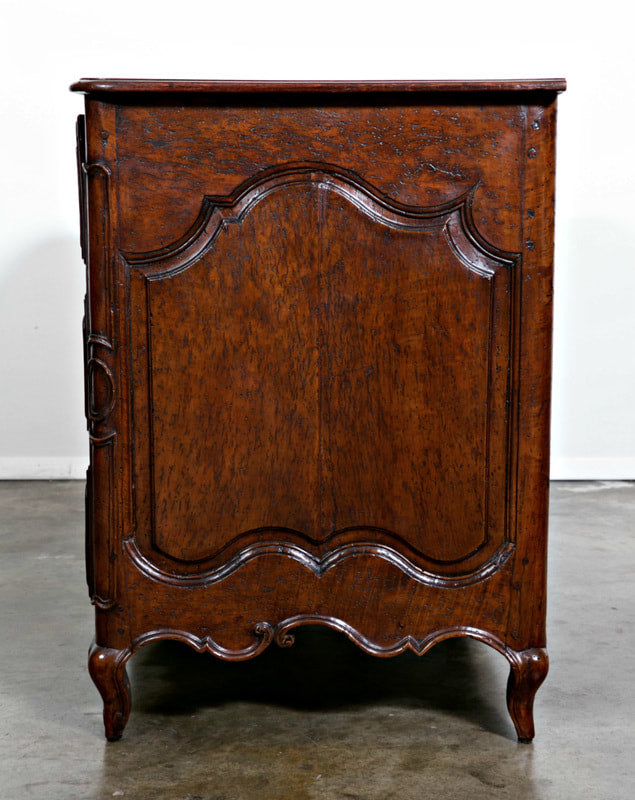 18th Century French Louis XV Period Lyonnaise Commode en Arbelete 