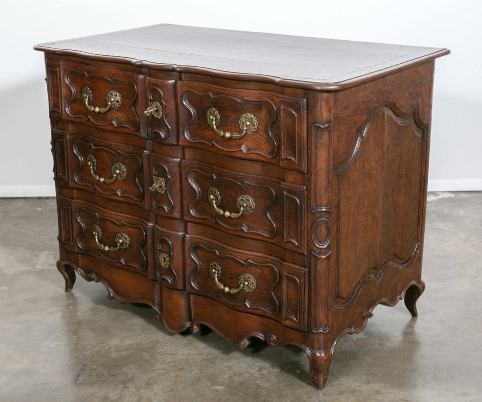 18th Century French Louis XV Period Lyonnaise Commode en Arbelete 