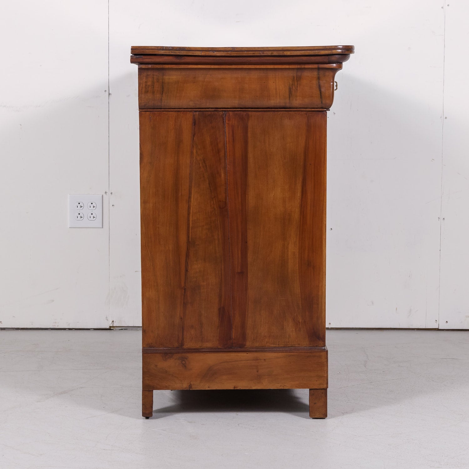 19th Century French Louis Philippe Period Walnut Commode with Bookmatched Burled Walnut Front