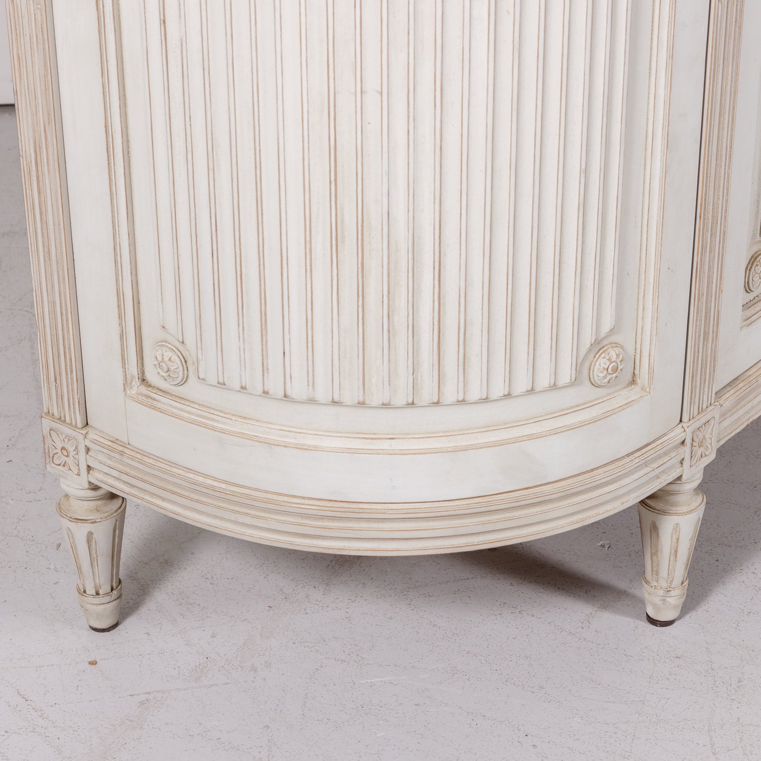 Mid-20th Century Swedish Gustavian Style Painted Enfilade Buffet with Curved Sides