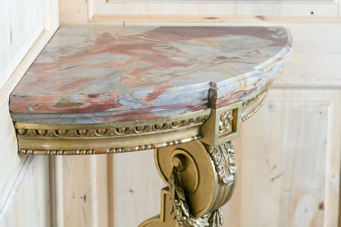 Early 19th Century Louis XVI Giltwood Corner Console with Marble Top