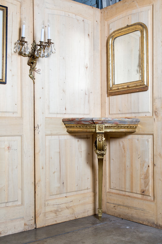 Early 19th Century Louis XVI Giltwood Corner Console with Marble Top