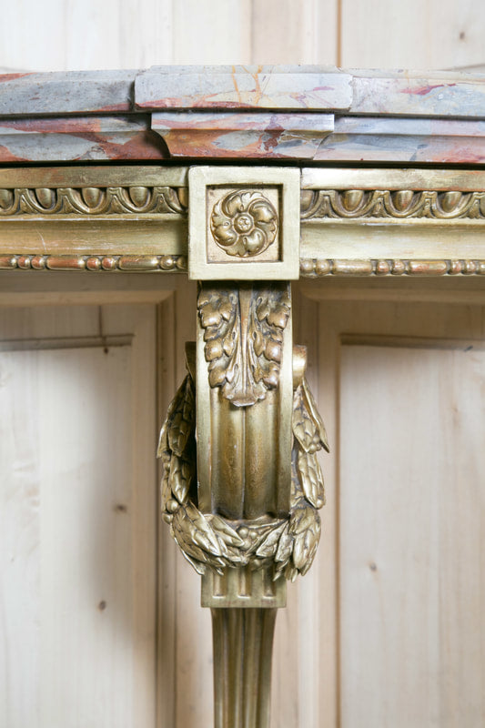 Early 19th Century Louis XVI Giltwood Corner Console with Marble Top