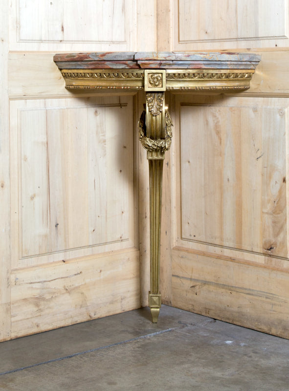 Early 19th Century Louis XVI Giltwood Corner Console with Marble Top