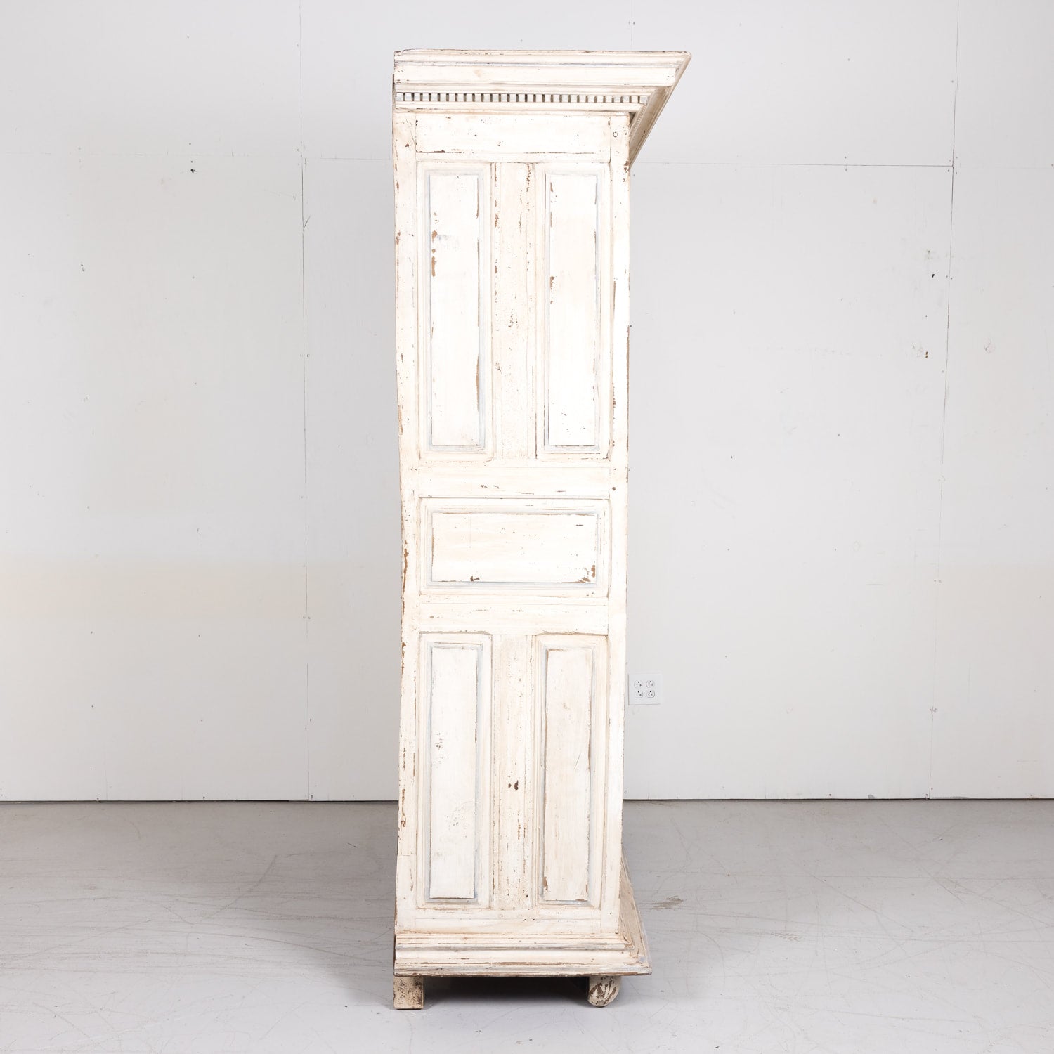 18th Century French Louis XIII Style Provencal Painted Chateau Bonnetiere