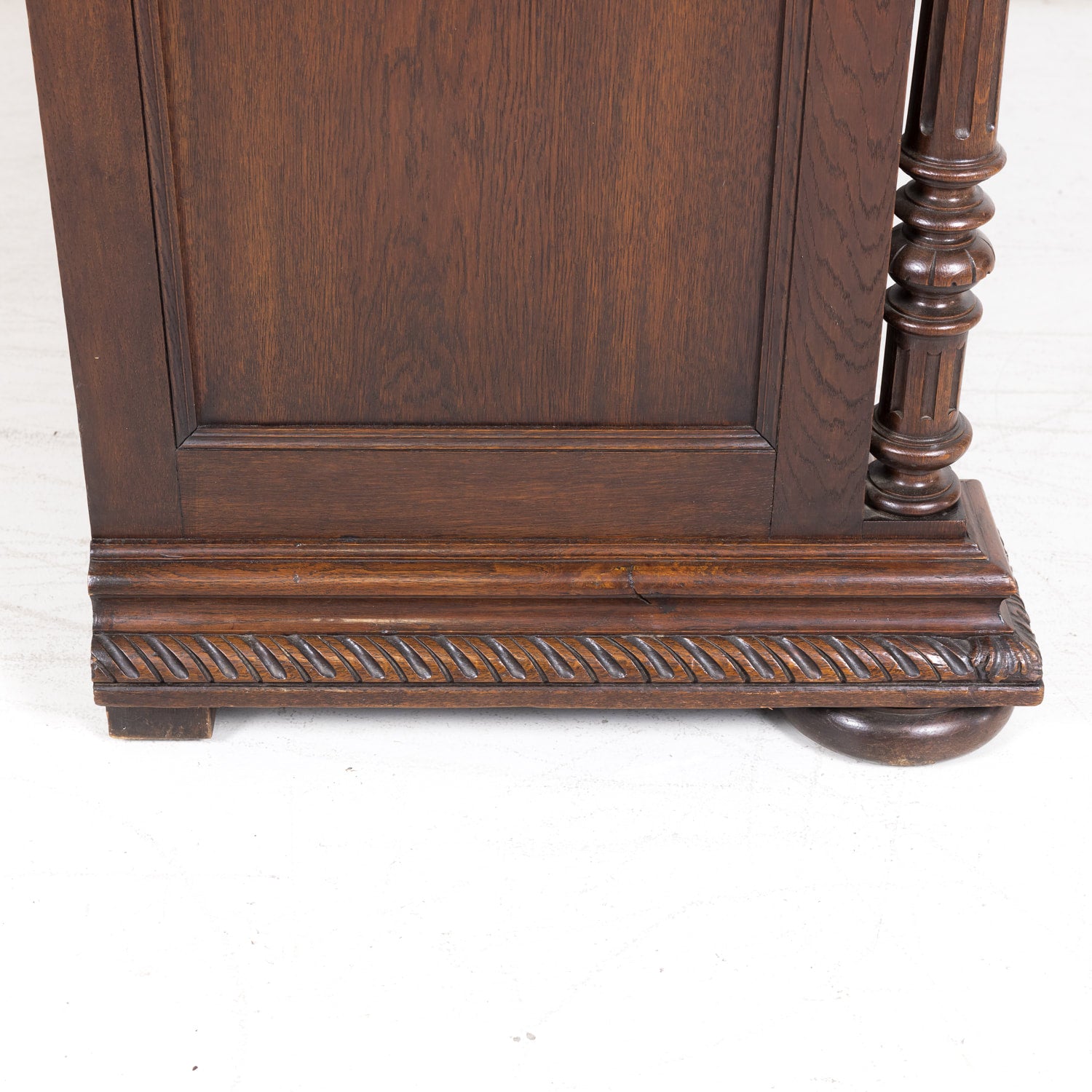 19th Century French Louis XIII Style Oak Buffet de Chasse or Hunting Buffet