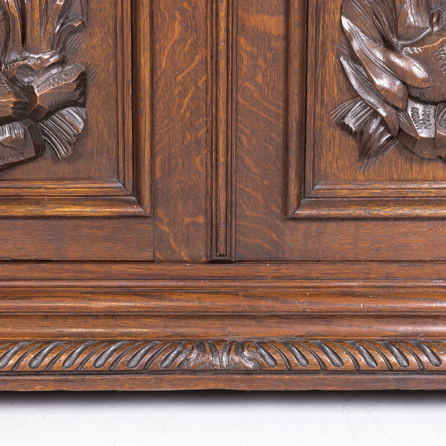 19th Century French Louis XIII Style Oak Buffet de Chasse or Hunting Buffet