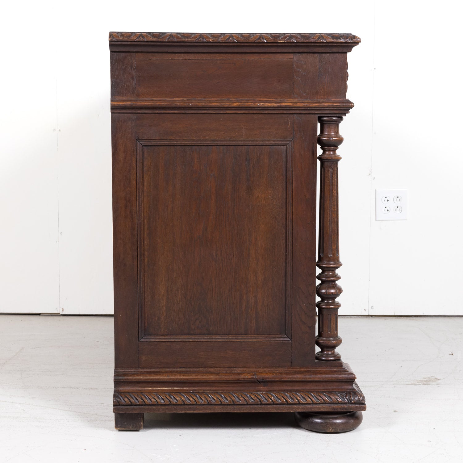 19th Century French Louis XIII Style Oak Buffet de Chasse or Hunting Buffet