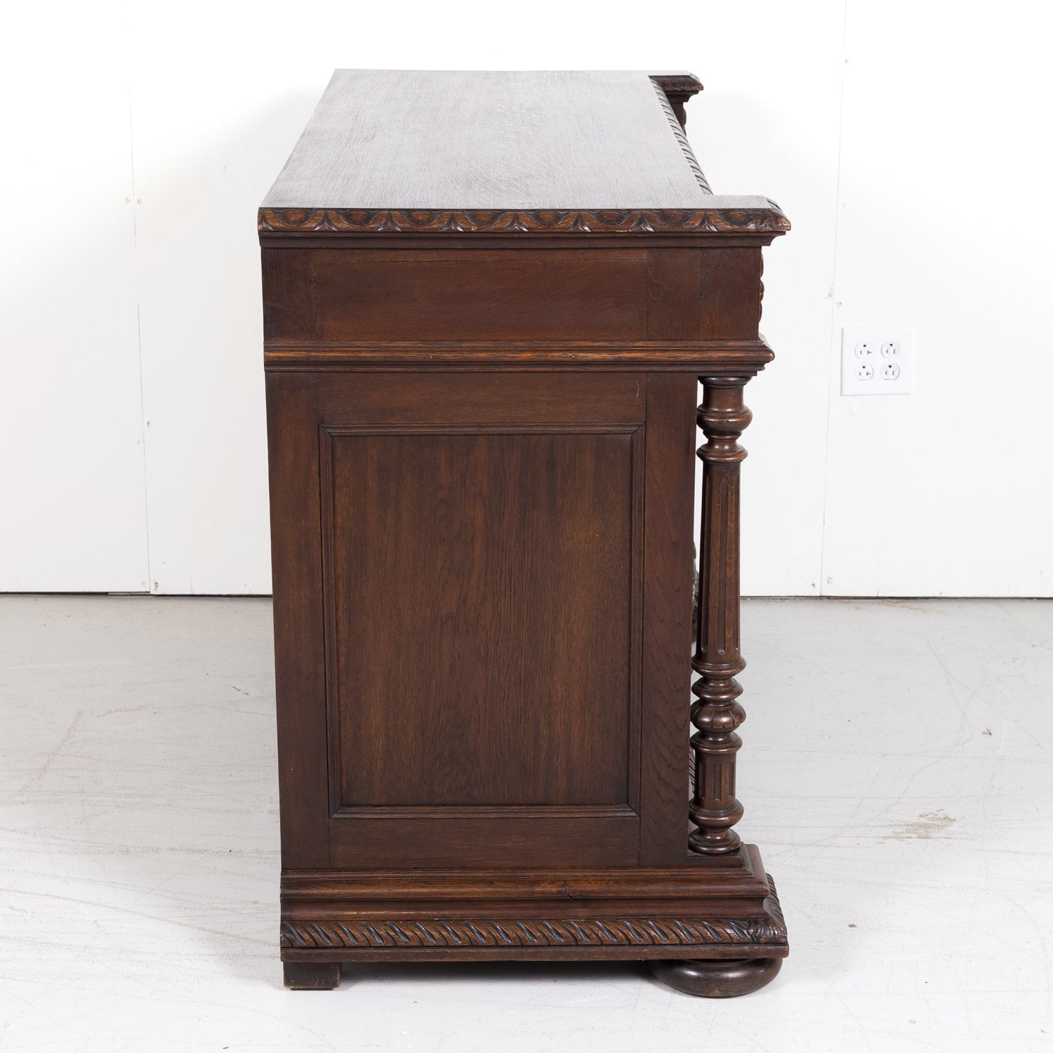 19th Century French Louis XIII Style Oak Buffet de Chasse or Hunting Buffet