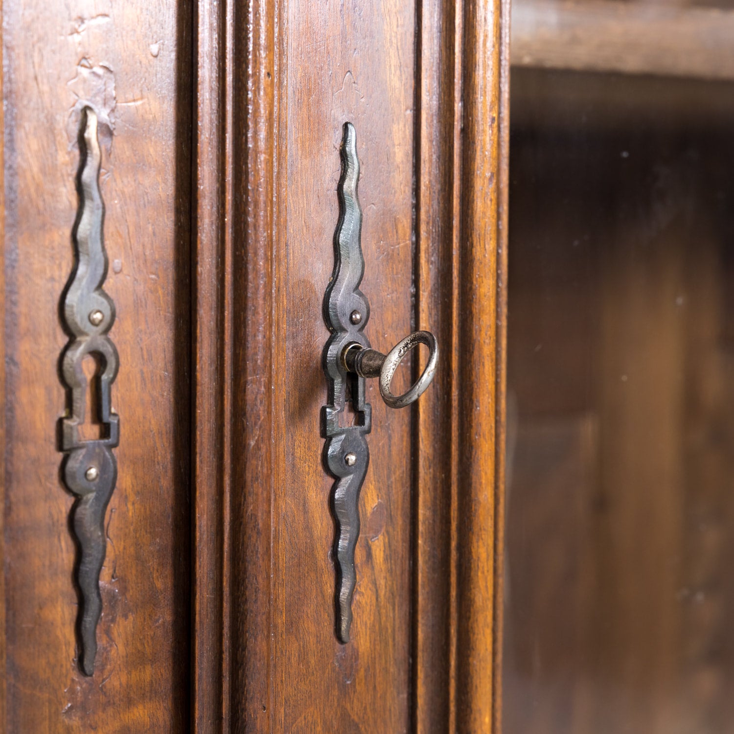 19th Century French Louis XIII Style Barley Twist Bibliotheque or Bookcase with Drawer