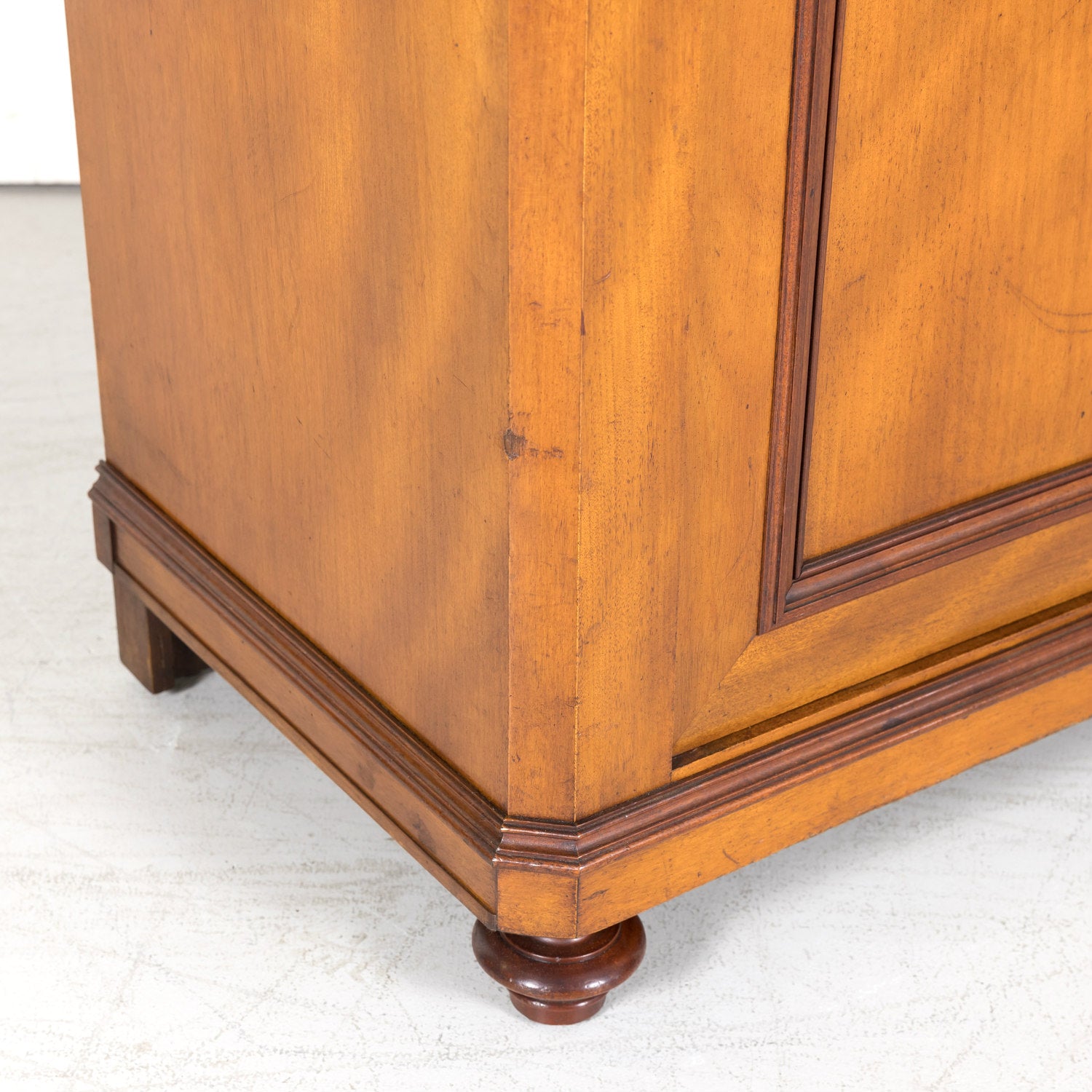 19th Century French Louis Philippe Style Flame Mahogany Bibliotheque or Bookcase from Lyon