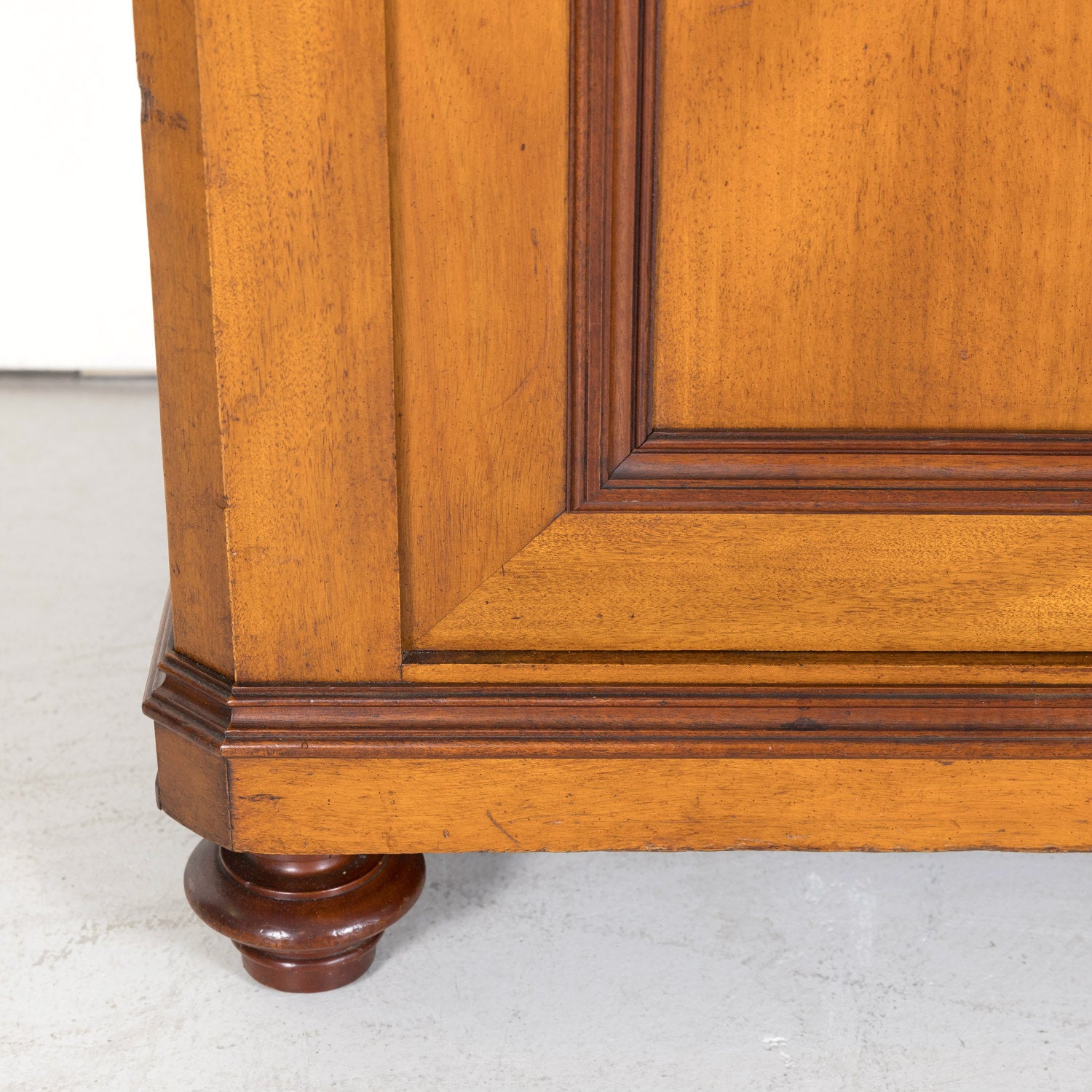 19th Century French Louis Philippe Style Flame Mahogany Bibliotheque or Bookcase from Lyon