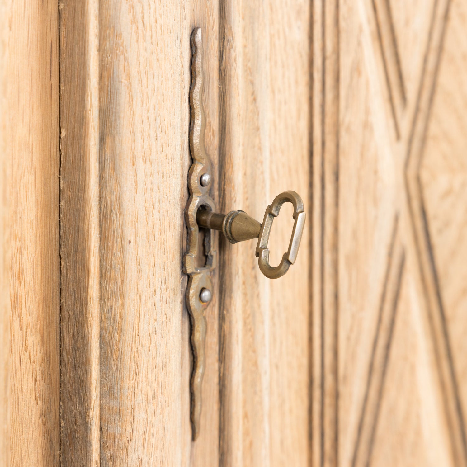 Early 20th Century French Louis XIII Bleached Oak Enfilade Buffet