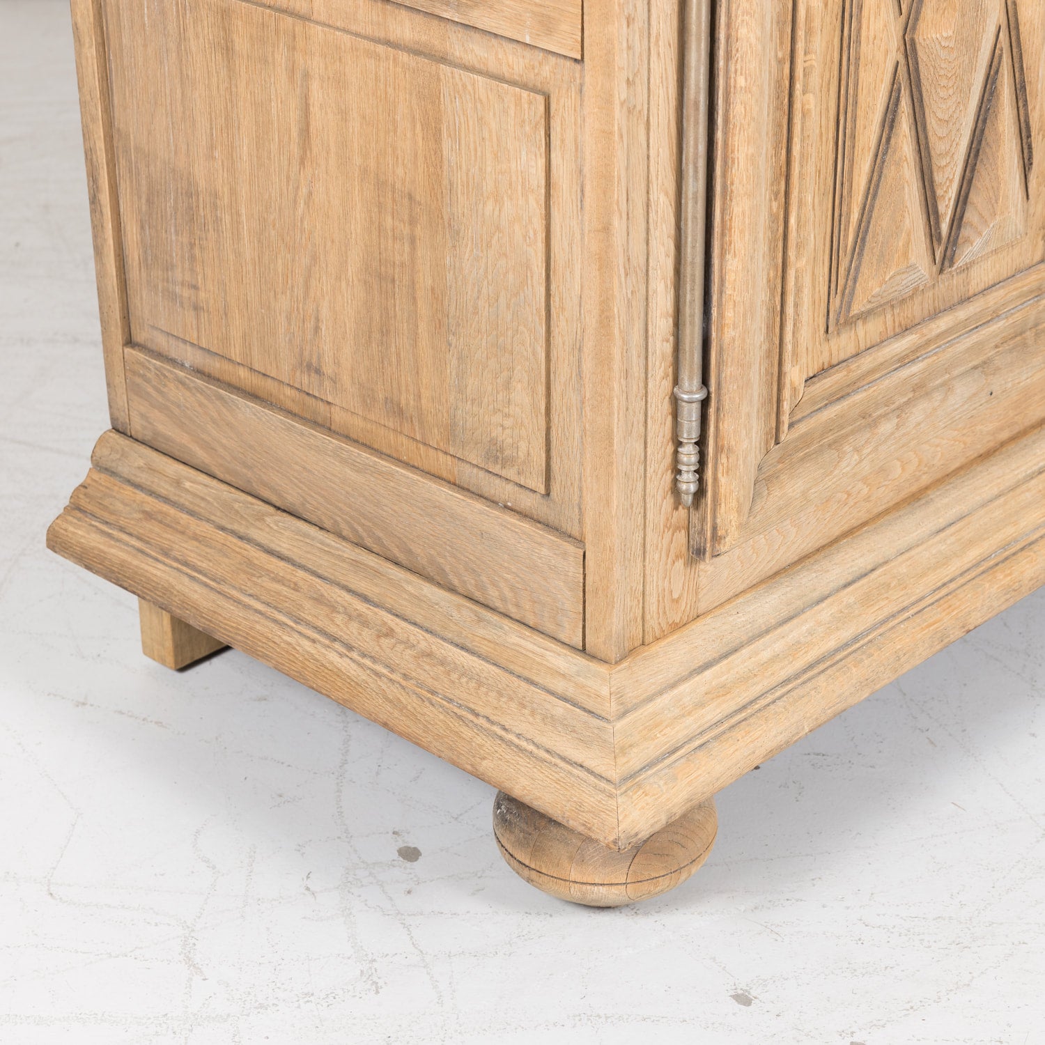 Early 20th Century French Louis XIII Bleached Oak Enfilade Buffet