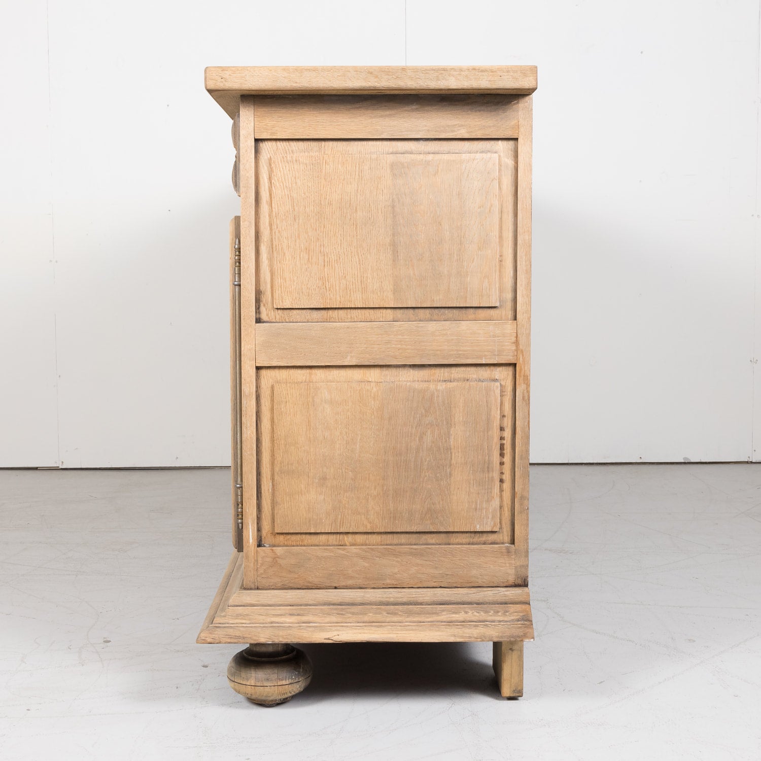 Early 20th Century French Louis XIII Bleached Oak Enfilade Buffet