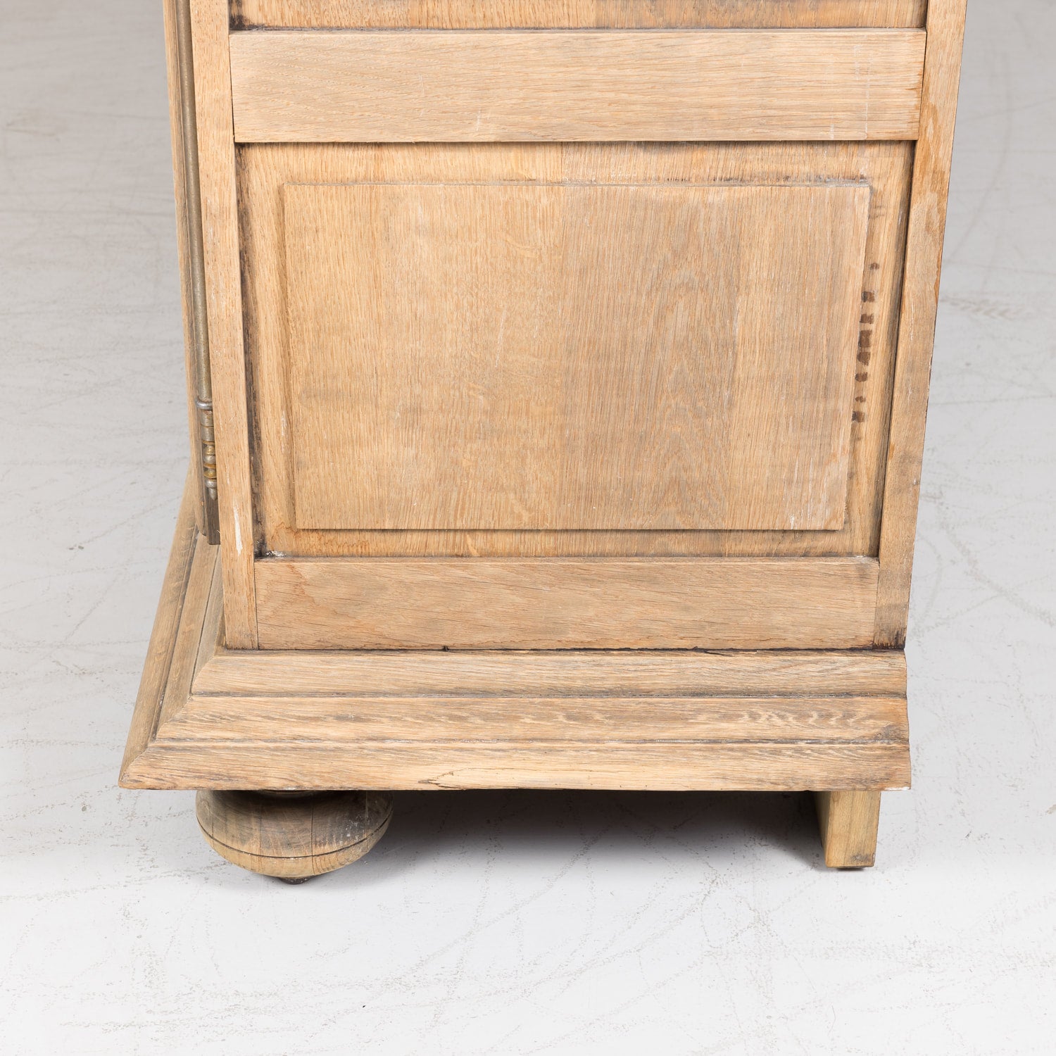 Early 20th Century French Louis XIII Bleached Oak Enfilade Buffet