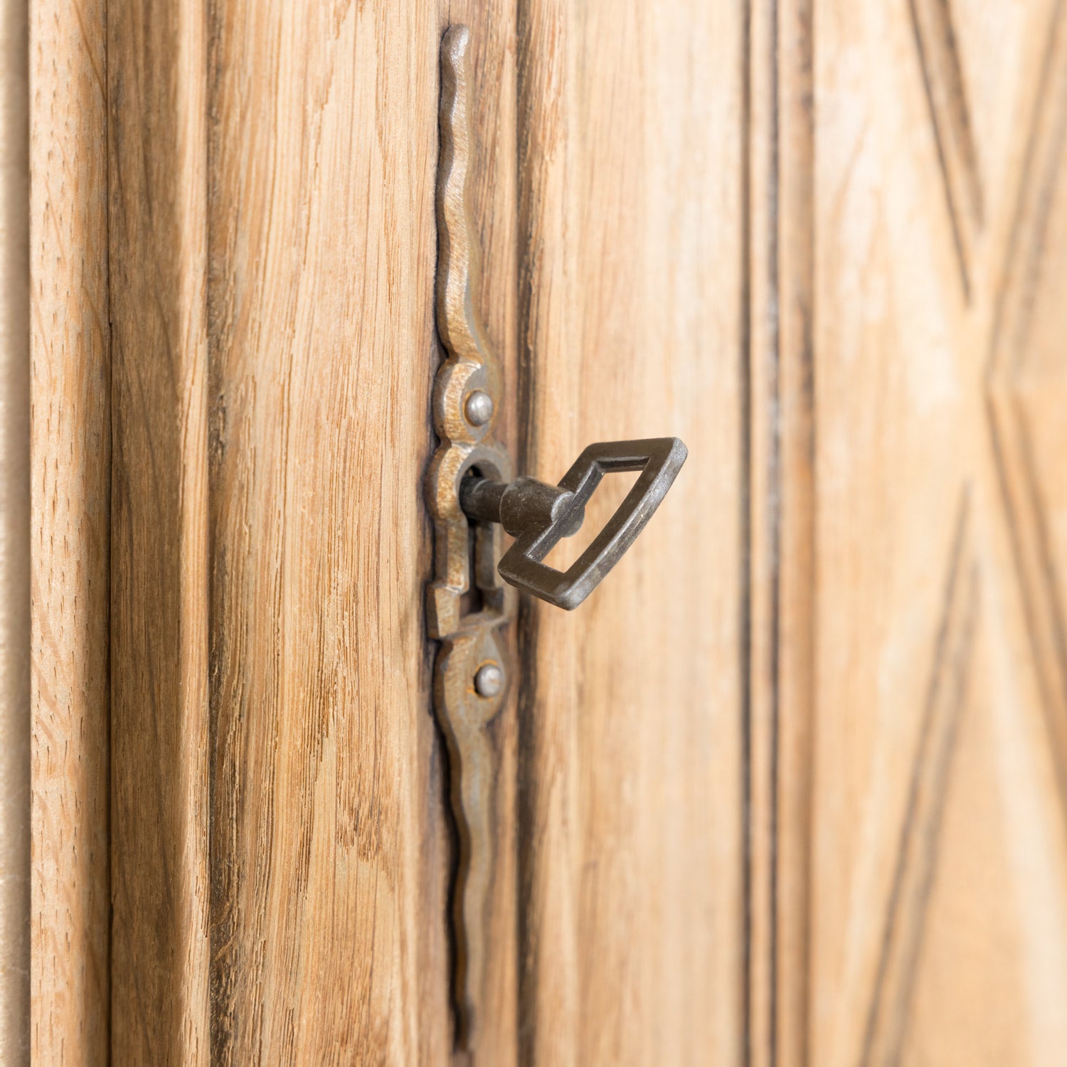 Early 20th Century French Louis XIII Bleached Oak Enfilade Buffet