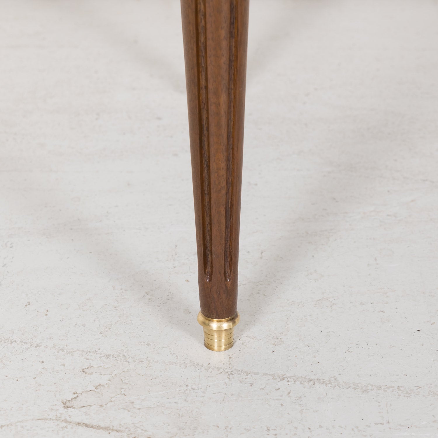 Louis XVI Mahogany Coffee Table with White Carrera Marble Top and Brass Baguettes, Gallery and Fluted Legs from Paris c. 1920s