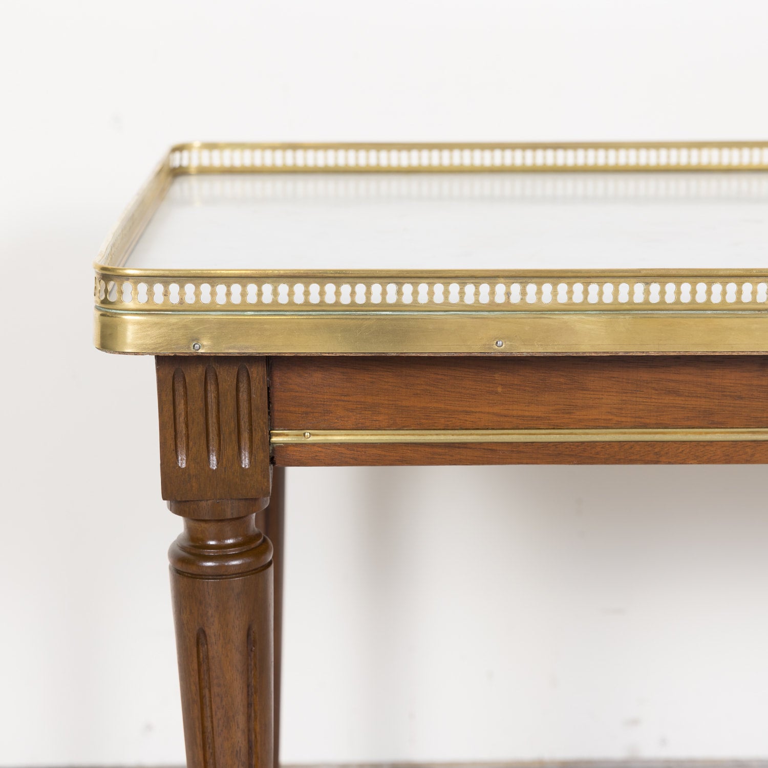 Louis XVI Mahogany Coffee Table with White Carrera Marble Top and Brass Baguettes, Gallery and Fluted Legs from Paris c. 1920s