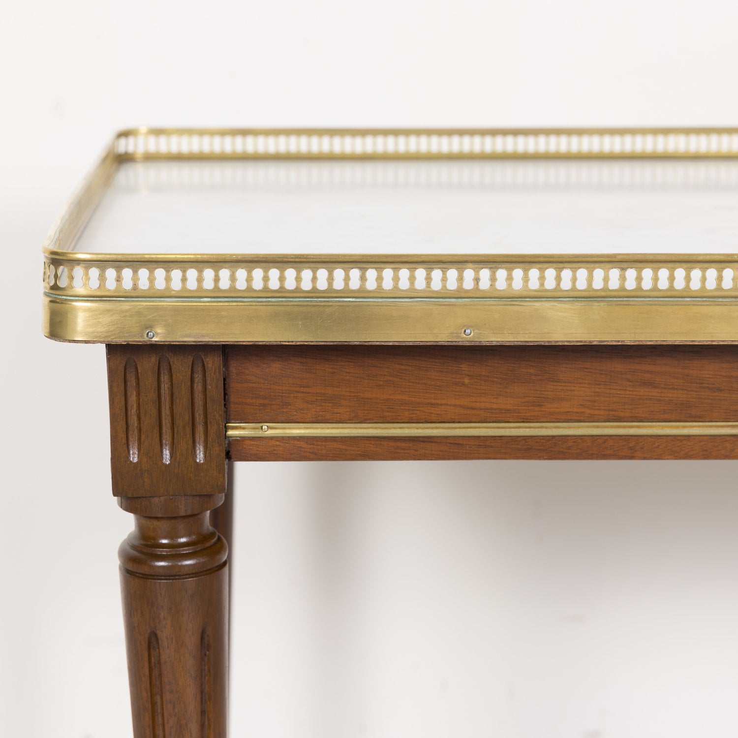 Louis XVI Mahogany Coffee Table with White Carrera Marble Top and Brass Baguettes, Gallery and Fluted Legs from Paris c. 1920s