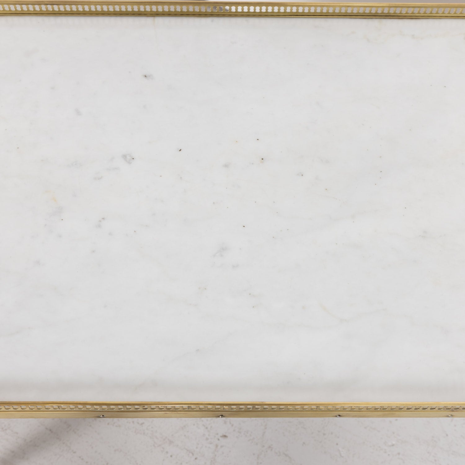 Louis XVI Mahogany Coffee Table with White Carrera Marble Top and Brass Baguettes, Gallery and Fluted Legs from Paris c. 1920s