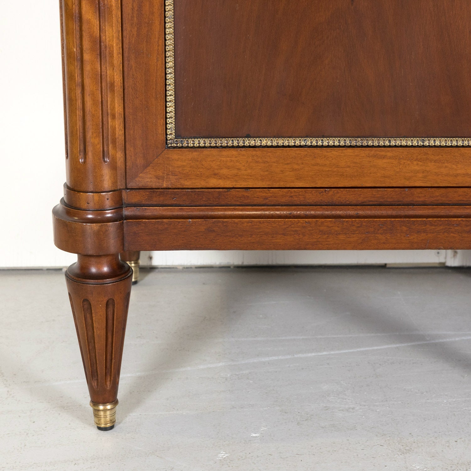 Early 20th Century French Louis XVI Style Mahogany Enfilade Buffet with White Carrara Marble Top