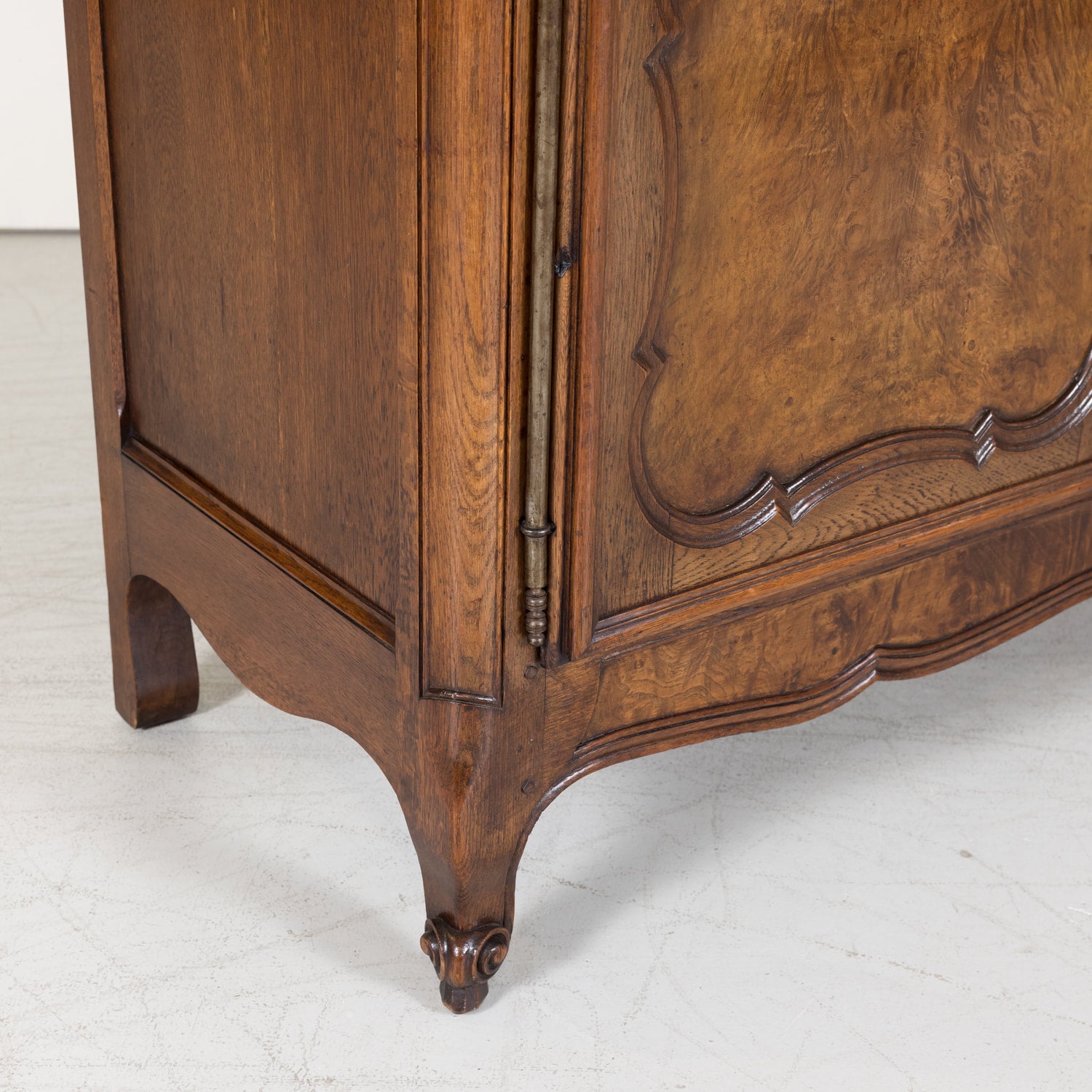 Oak and Burled Walnut Louis XV Enfilade Buffet from Bresse, France