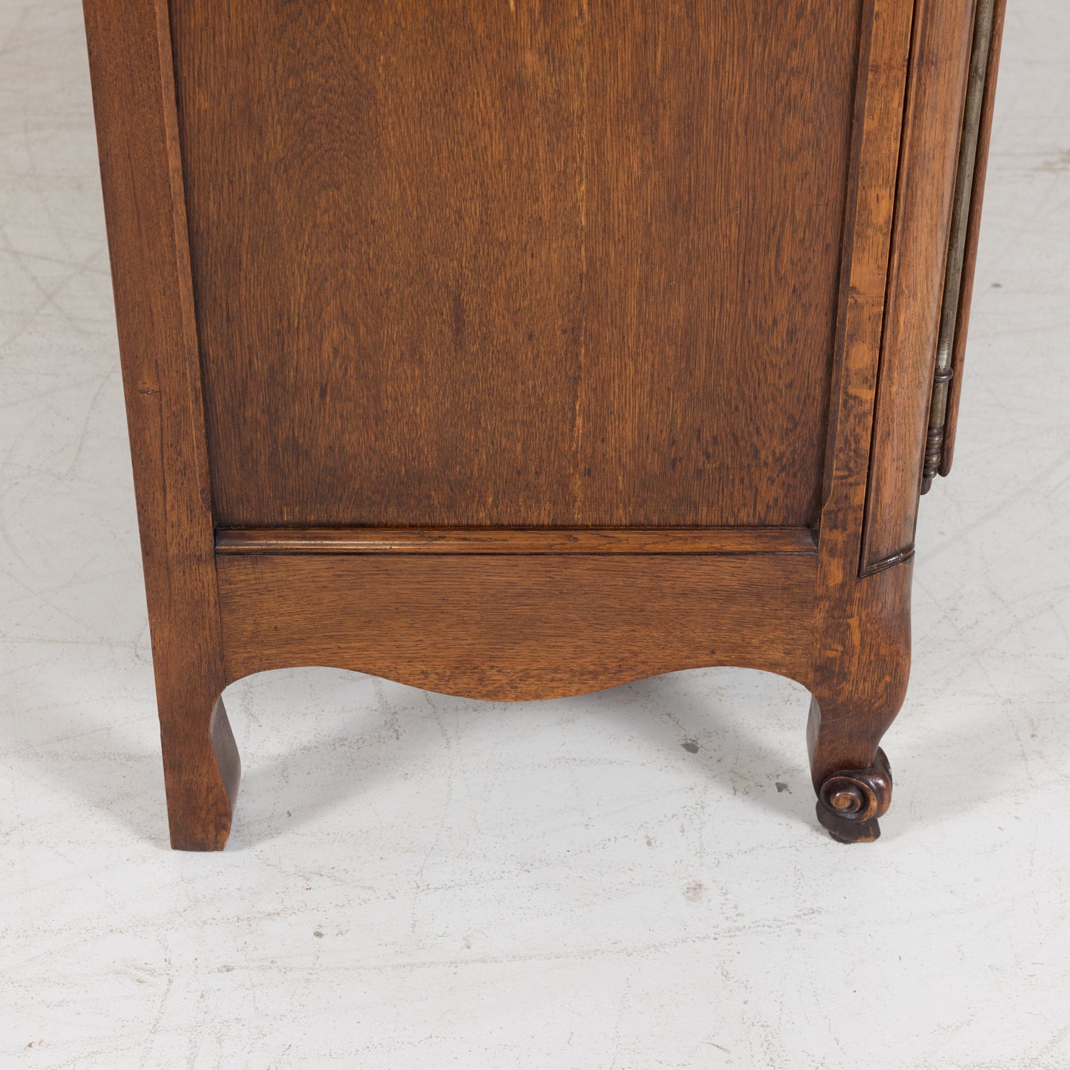 Oak and Burled Walnut Louis XV Enfilade Buffet from Bresse, France