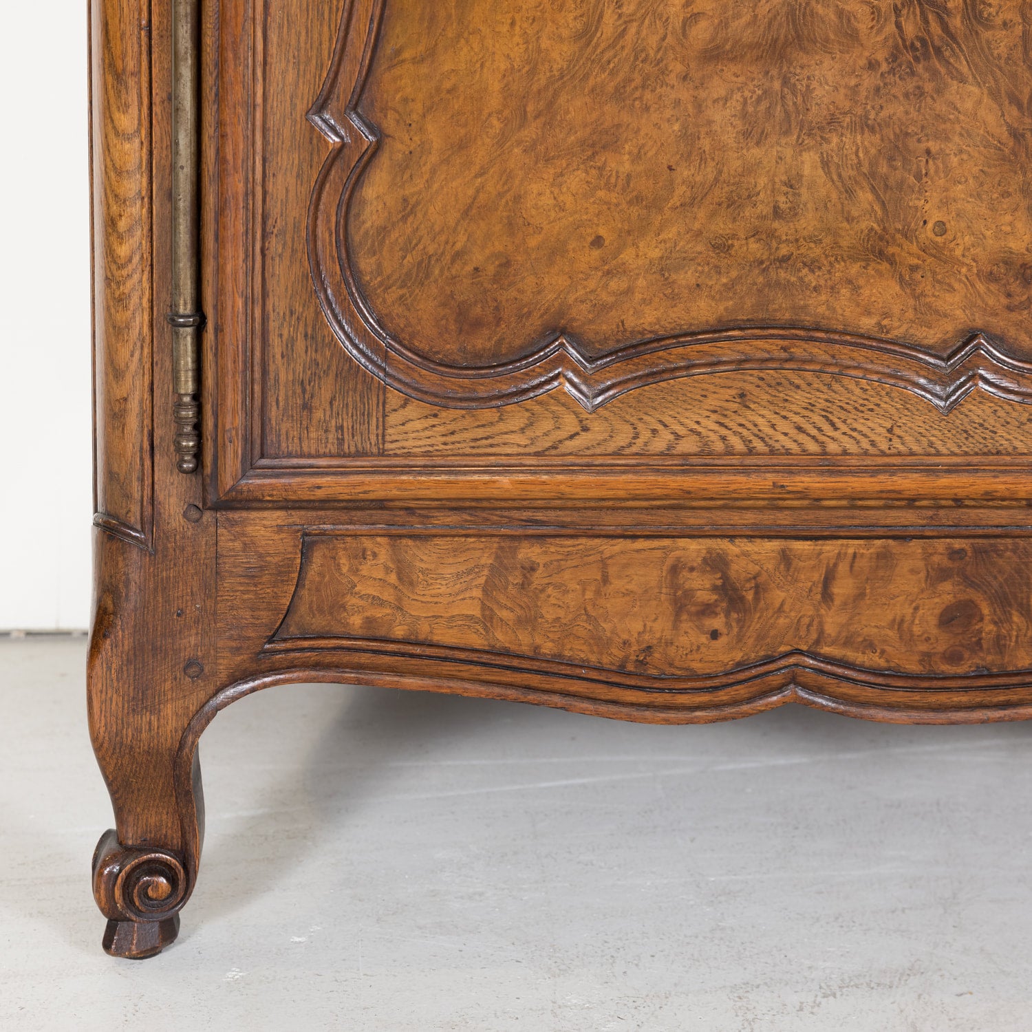 Oak and Burled Walnut Louis XV Enfilade Buffet from Bresse, France