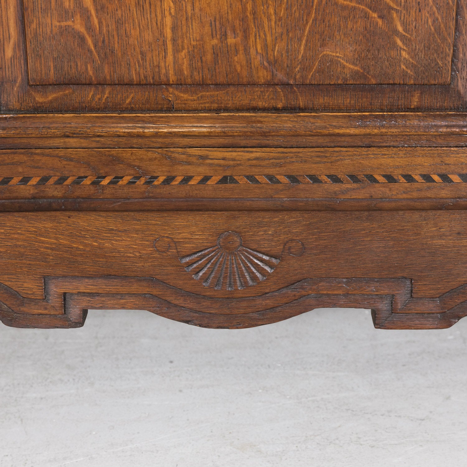 19th Century French Country Louis XV Style Oak Enfilade Buffet with Ebonized Marquetry