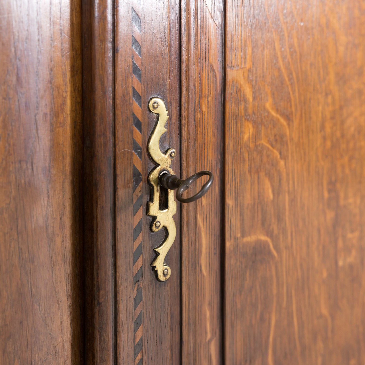 19th Century French Country Louis XV Style Oak Enfilade Buffet with Ebonized Marquetry