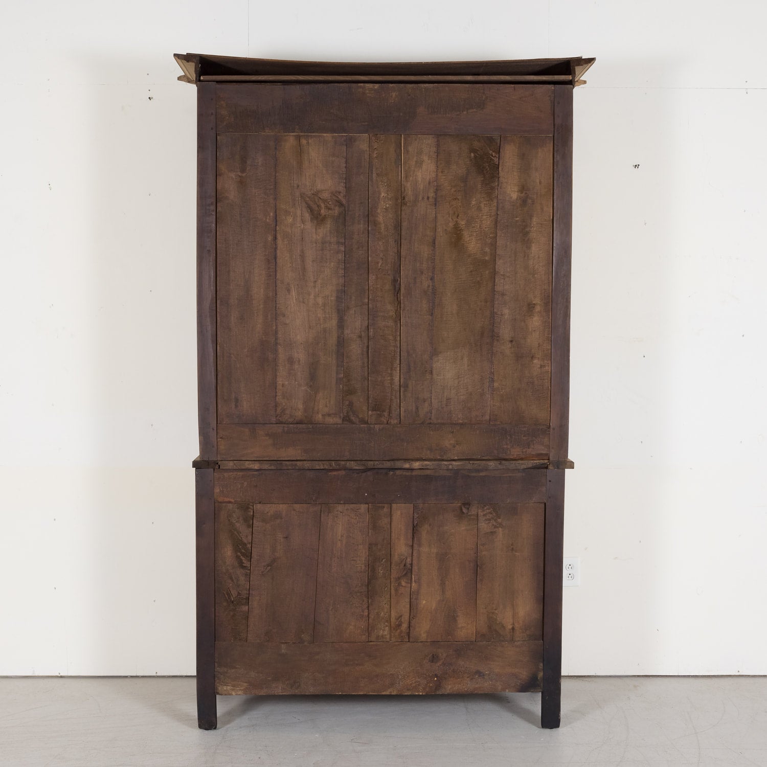 Louis XV Transition Louis XVI Buffet Deux Corps made of Solid Walnut Circa Late 18th Century