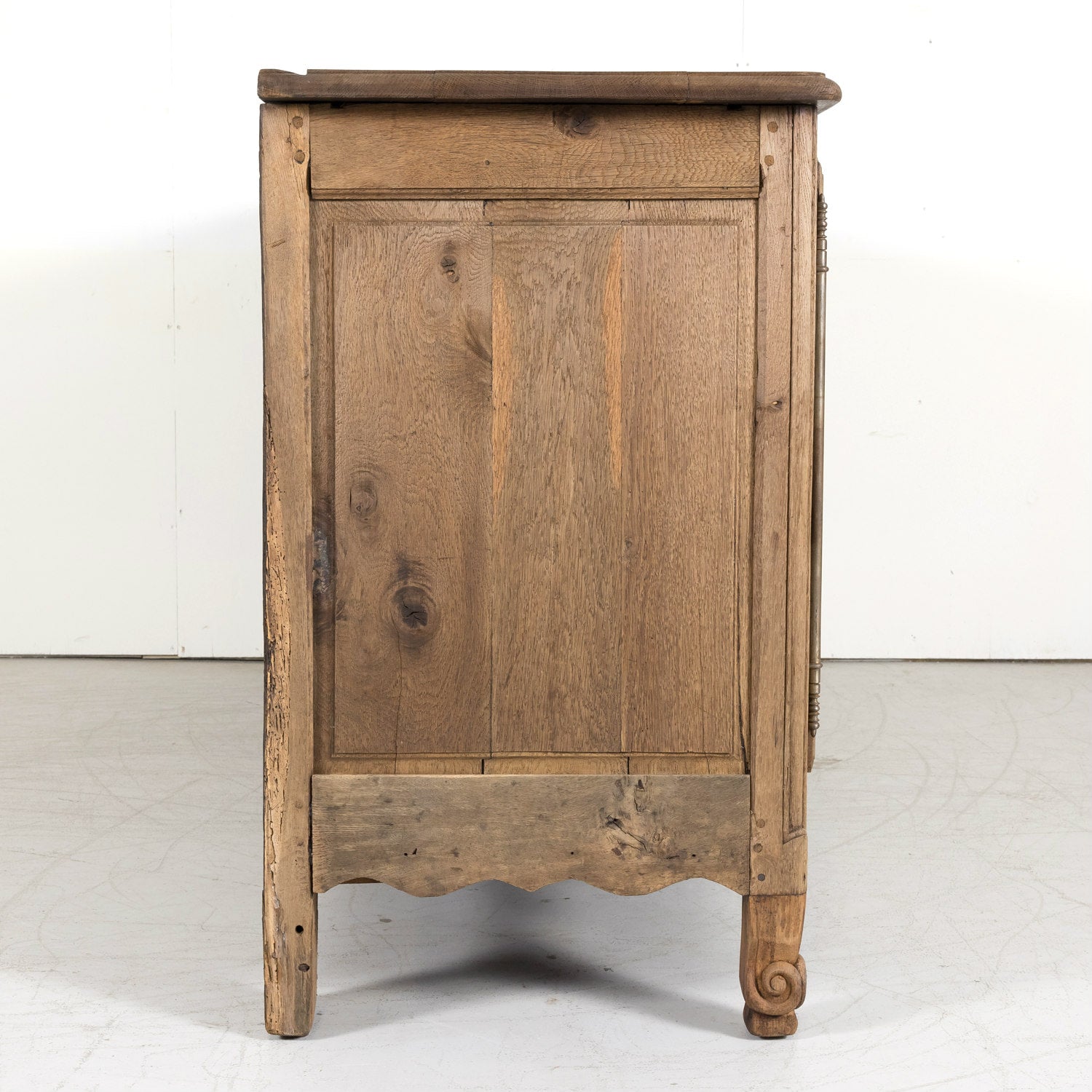 19th Century Carved French Country Louis XV Style Bleached Oak Enfilade Buffet