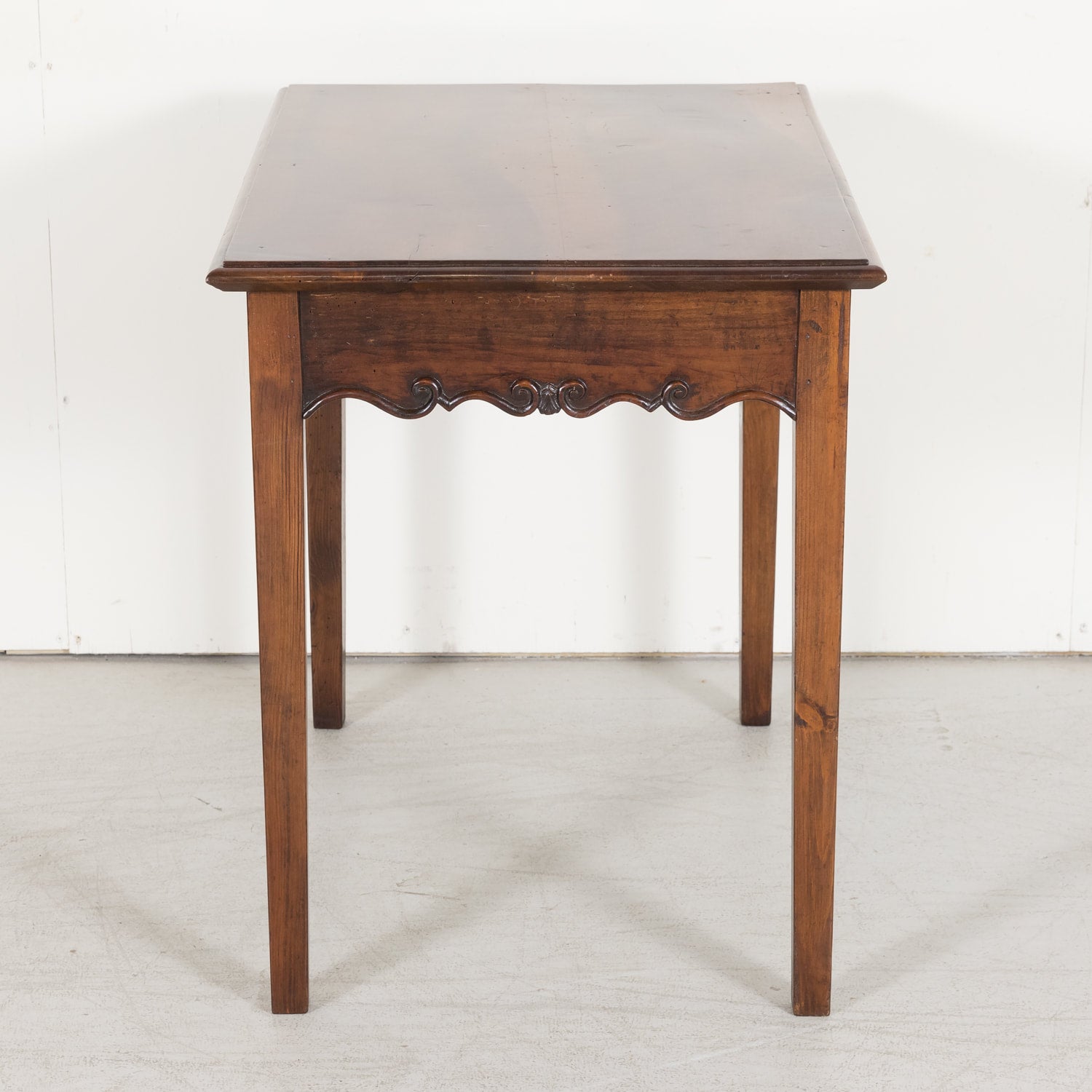 Louis XV Side Table with Scalloped Edge made of Walnut from Nice, France Circa Mid 1800s