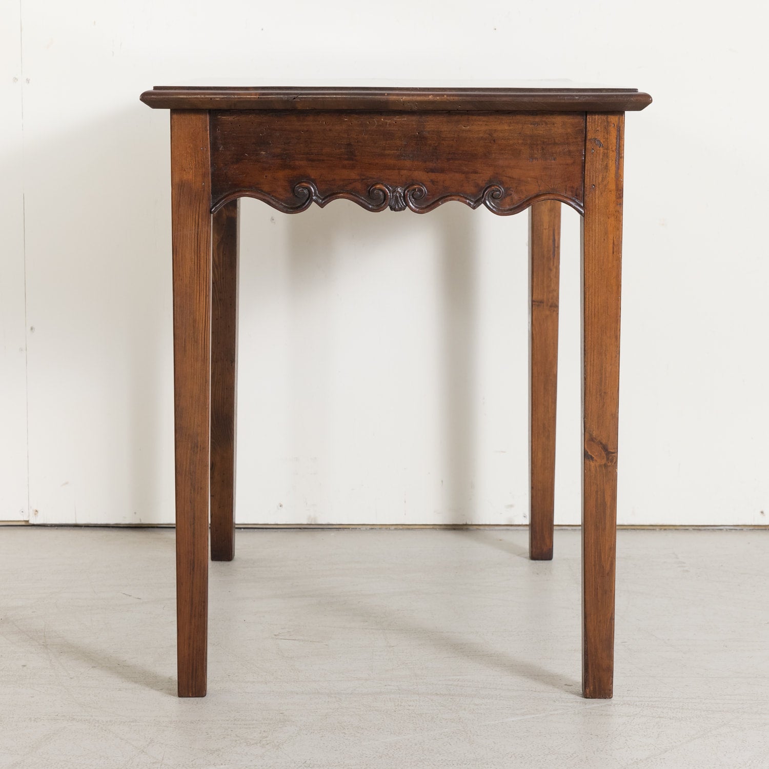 Louis XV Side Table with Scalloped Edge made of Walnut from Nice, France Circa Mid 1800s