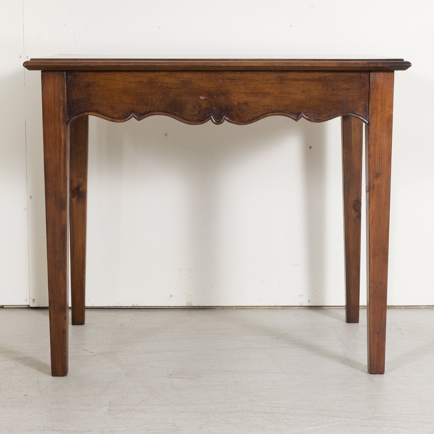 Louis XV Side Table with Scalloped Edge made of Walnut from Nice, France Circa Mid 1800s