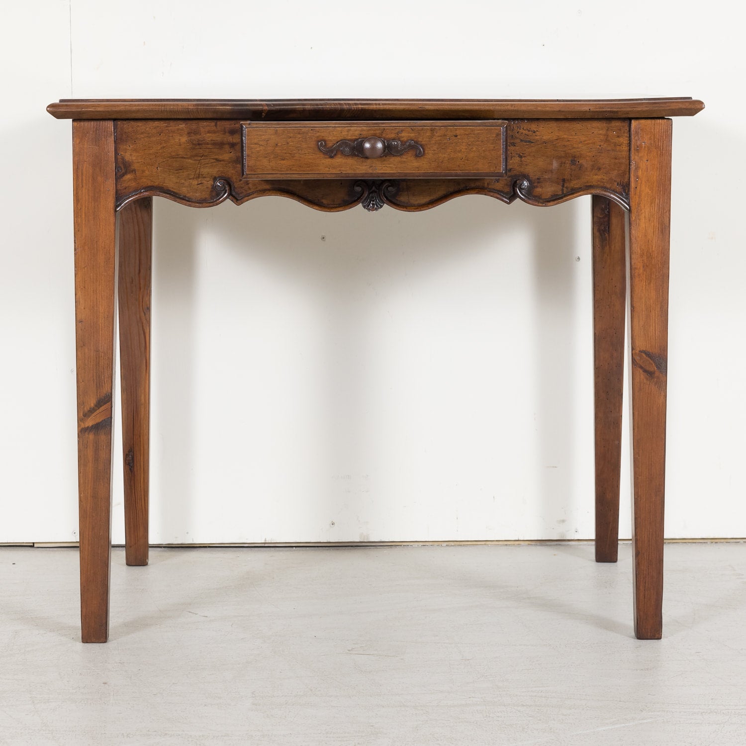Louis XV Side Table with Scalloped Edge made of Walnut from Nice, France Circa Mid 1800s