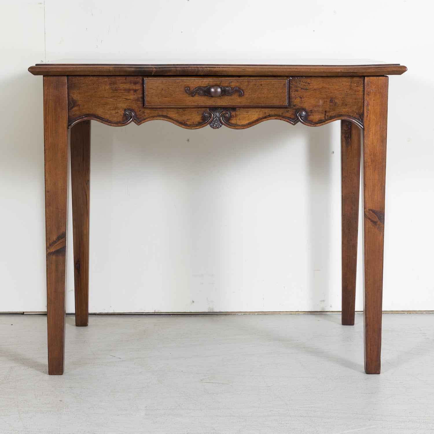 Louis XV Side Table with Scalloped Edge made of Walnut from Nice, France Circa Mid 1800s