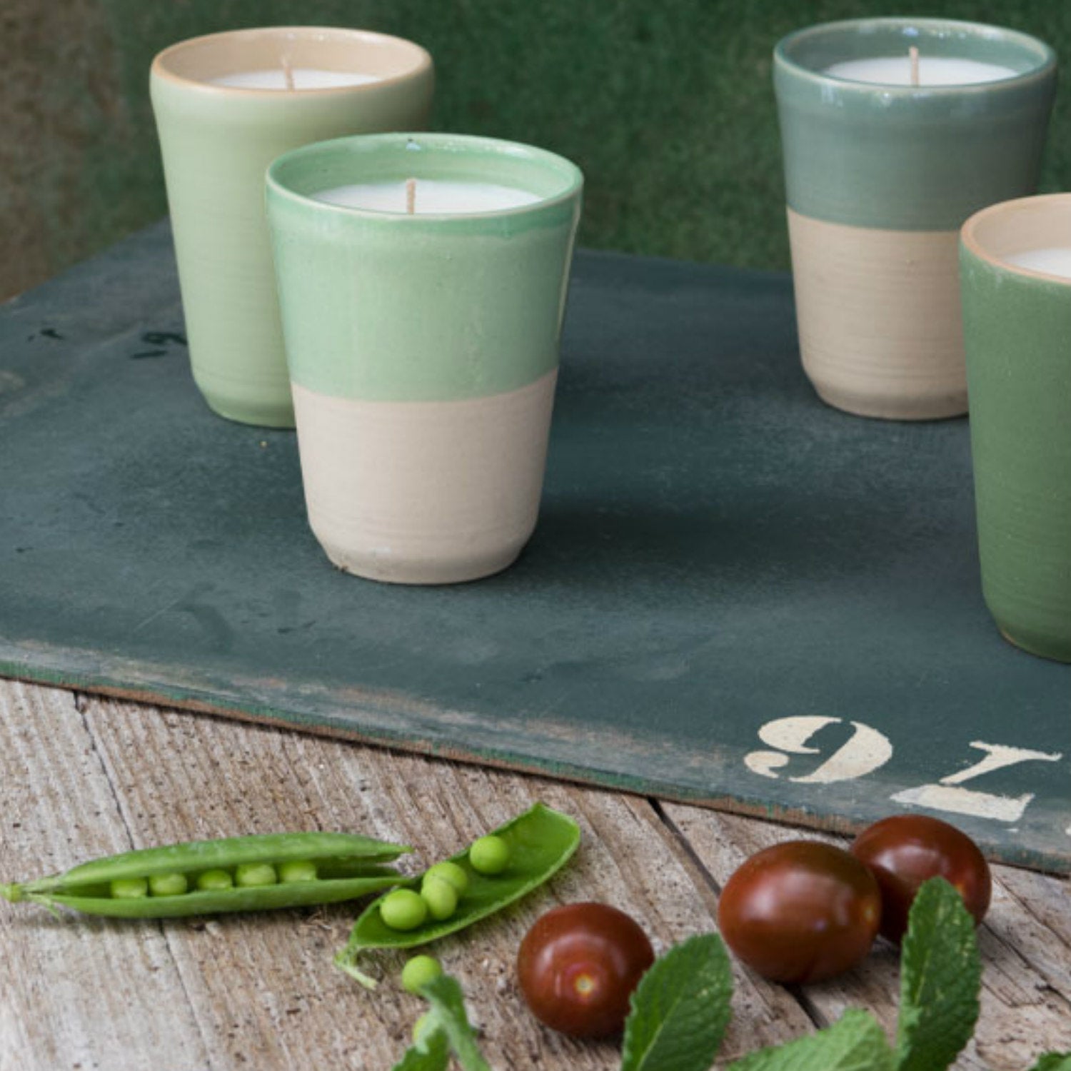 Manufacture de Digoin Thyme Flower Scented Candle in Stoneware Pot