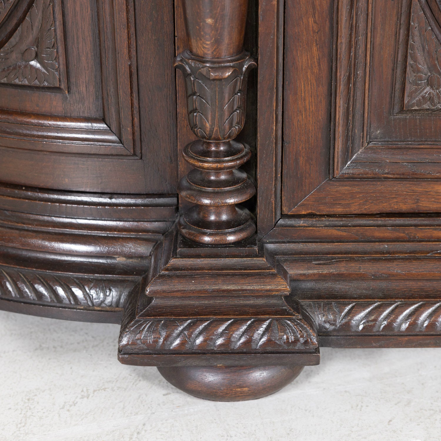 Large 19th Century French Louis XIII Style Oak Demilune Hunt Enfilade Buffet