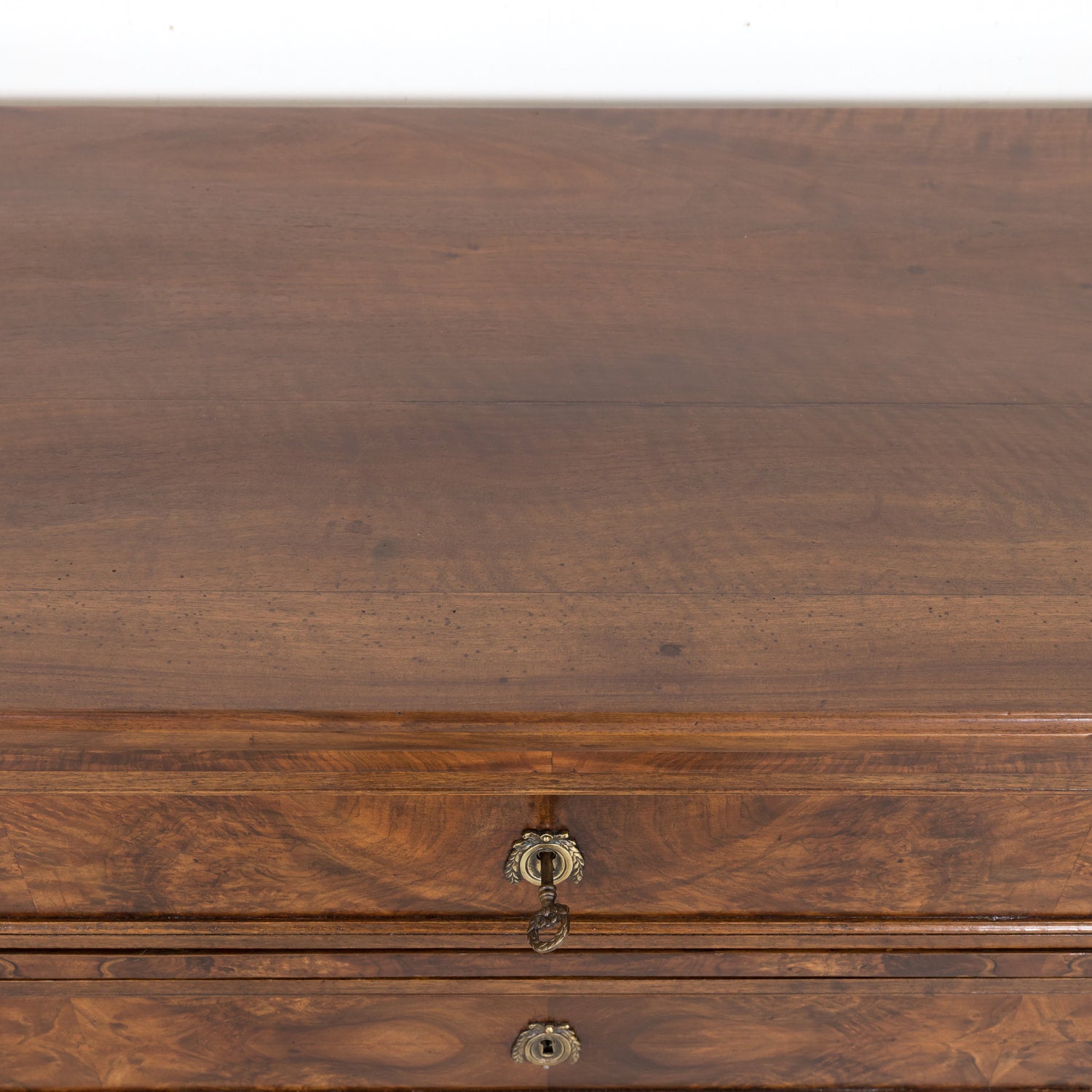 19th Century French Louis XVI Style Walnut and Burled Walnut Commode Sauteuse