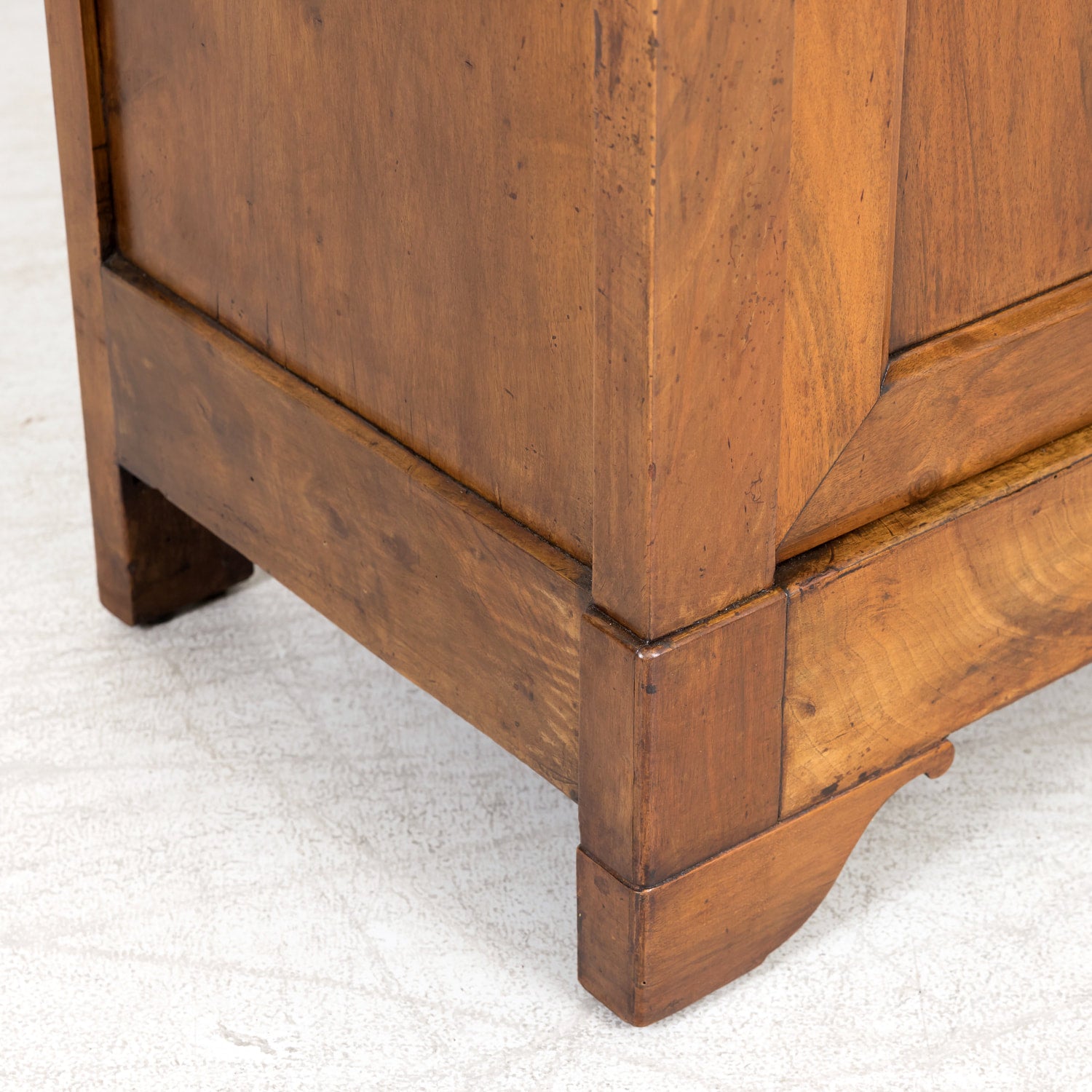 19th Century French Louis Philippe Style Walnut Buffet with Bookmatched Front