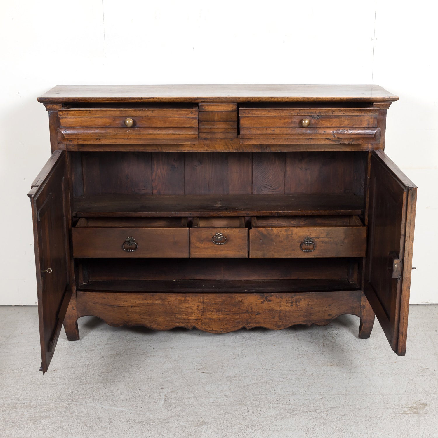 18th Century French Louis XV-Louis XVI Transition Period Solid Walnut Buffet d'Appui