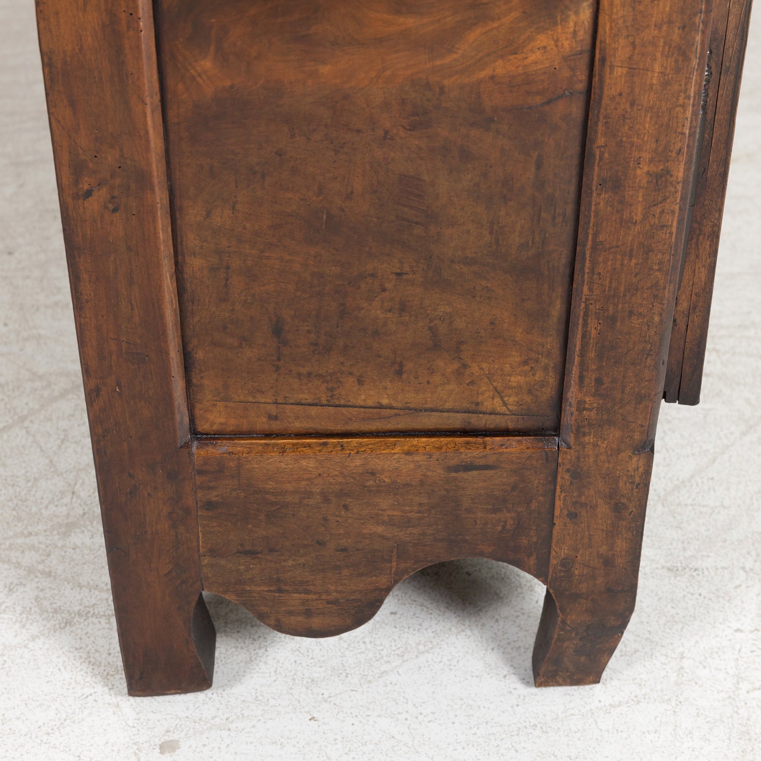 18th Century French Louis XV-Louis XVI Transition Period Solid Walnut Buffet d'Appui