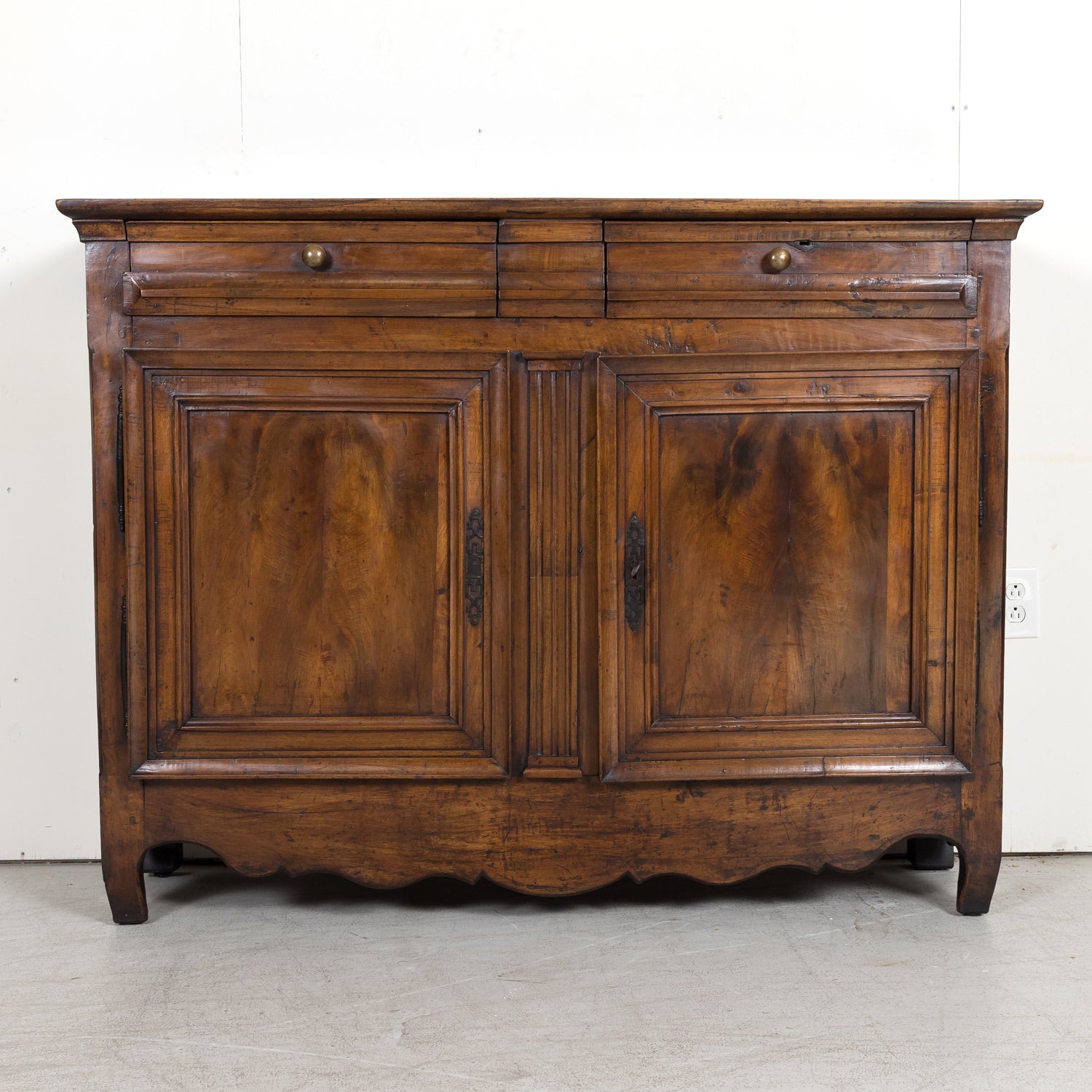18th Century French Louis XV-Louis XVI Transition Period Solid Walnut Buffet d'Appui