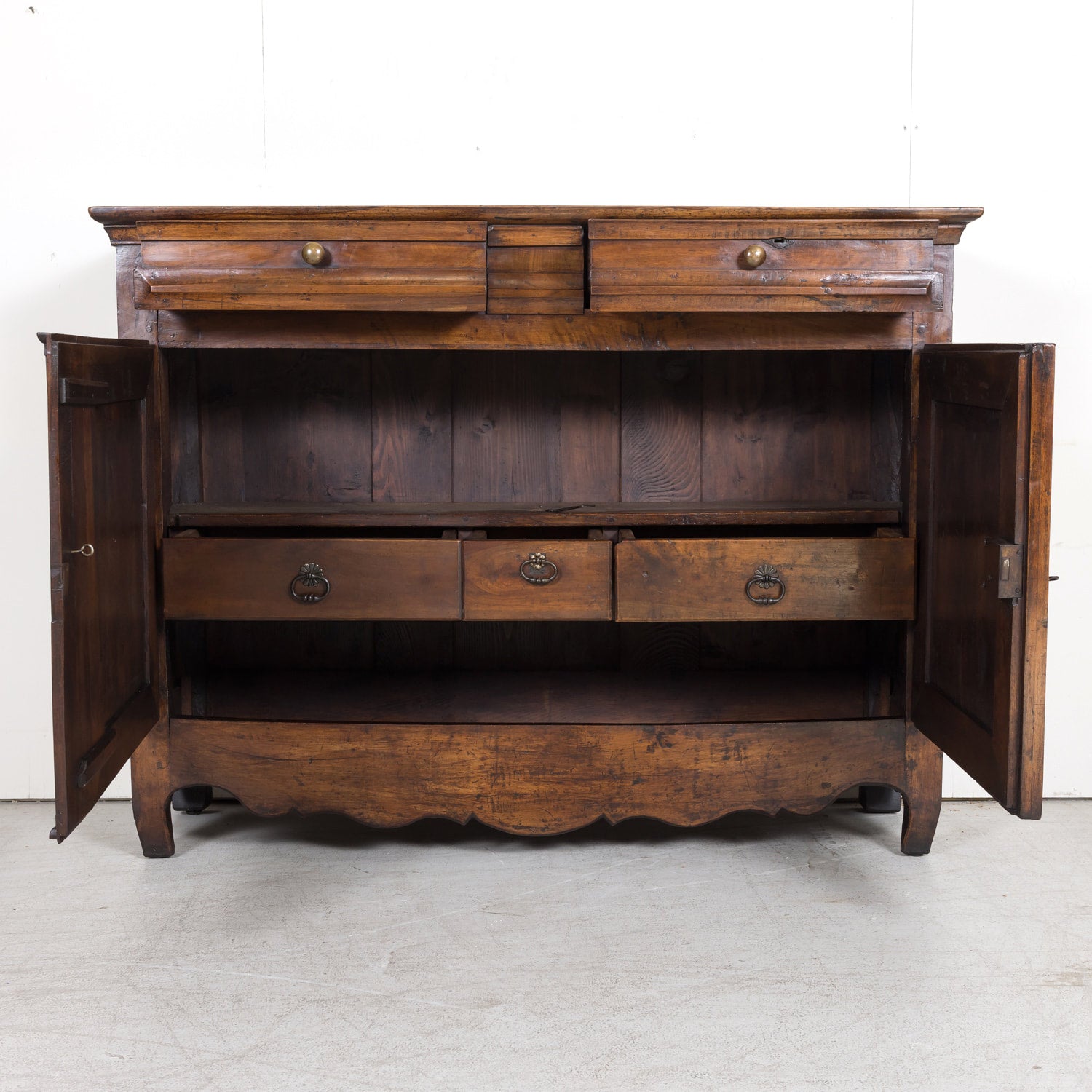 18th Century French Louis XV-Louis XVI Transition Period Solid Walnut Buffet d'Appui
