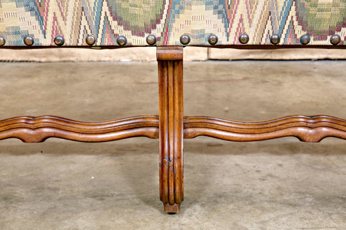 Mid-19th Century French Louis XIII Style Os de Mouton Backless Bench with Arms